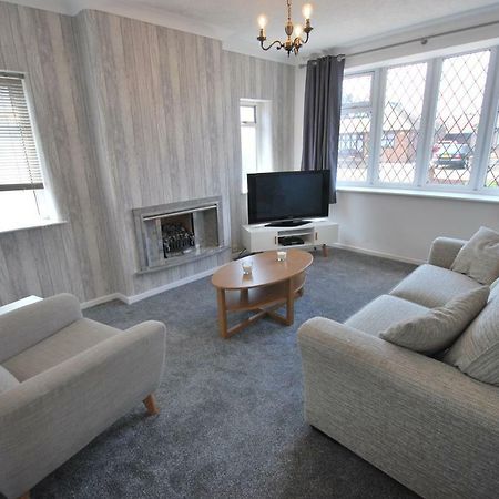 Belle'S Bungalow Villa Cleveleys Bagian luar foto