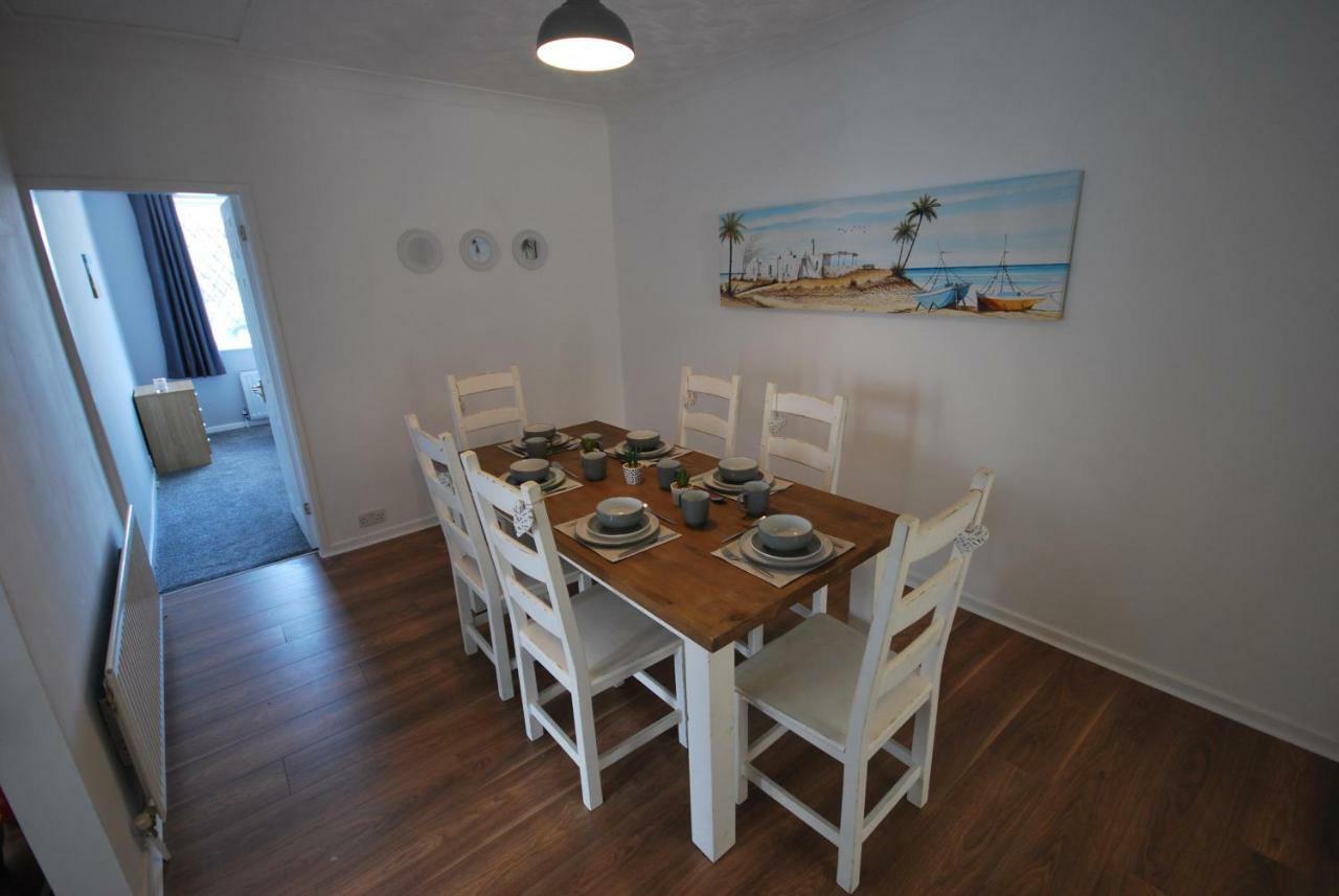 Belle'S Bungalow Villa Cleveleys Bagian luar foto