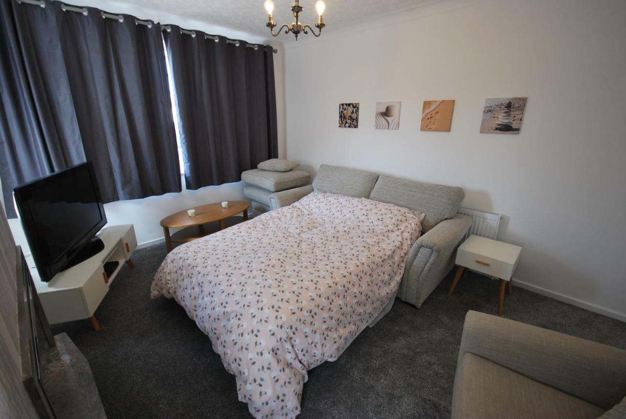 Belle'S Bungalow Villa Cleveleys Bagian luar foto