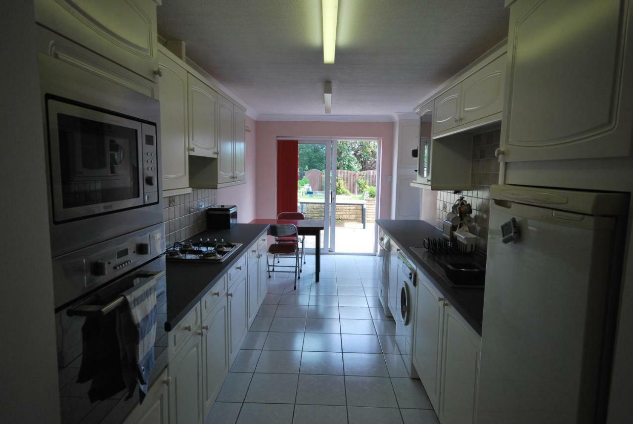 Belle'S Bungalow Villa Cleveleys Bagian luar foto