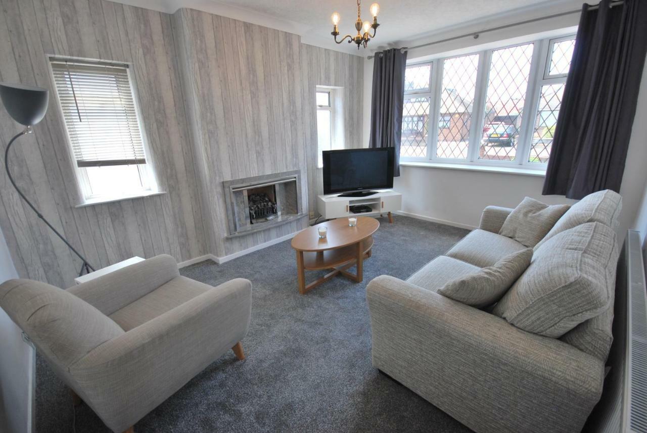 Belle'S Bungalow Villa Cleveleys Bagian luar foto