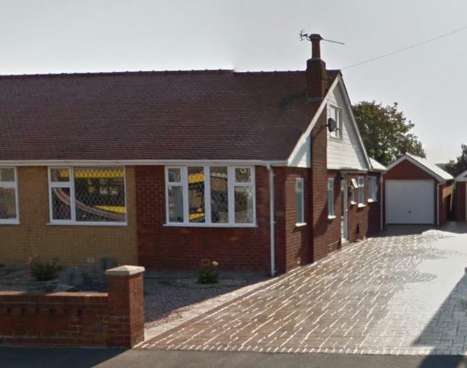 Belle'S Bungalow Villa Cleveleys Bagian luar foto